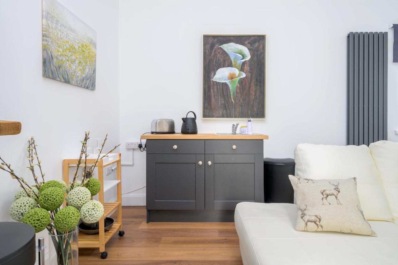 Willow House Bed & Breakfast And Orchard Studios Self Catering 리머배디 외부 사진