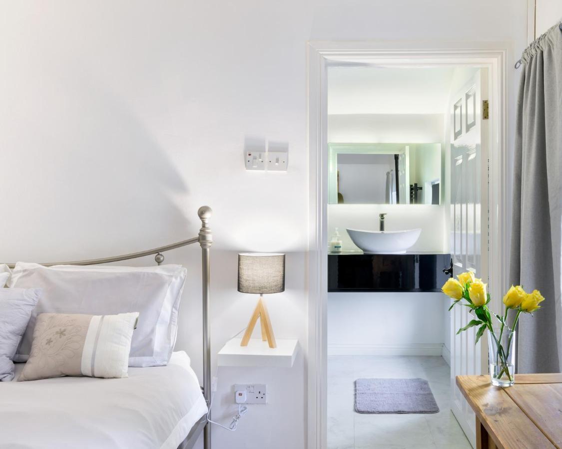 Willow House Bed & Breakfast And Orchard Studios Self Catering 리머배디 외부 사진