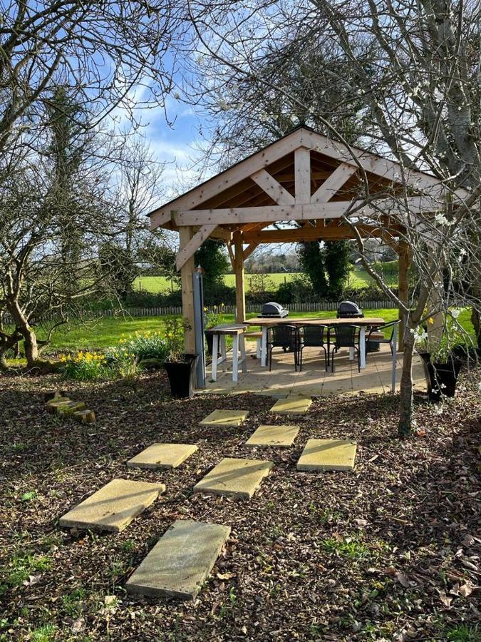 Willow House Bed & Breakfast And Orchard Studios Self Catering 리머배디 외부 사진